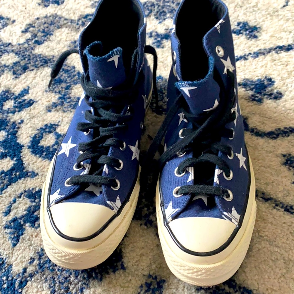 Converse All Stars. Men’s size 7. Women’s size 9.